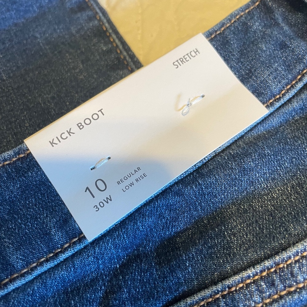 American Eagle Outfitters Kick Boot Jeans NWT